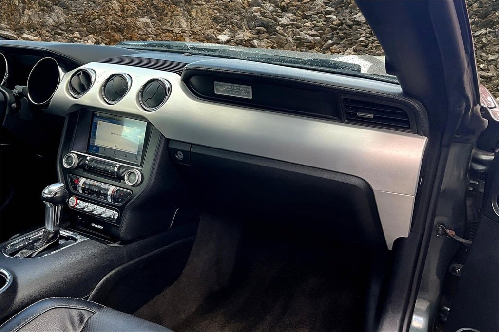 Used 2016 Ford Mustang Premium image 13