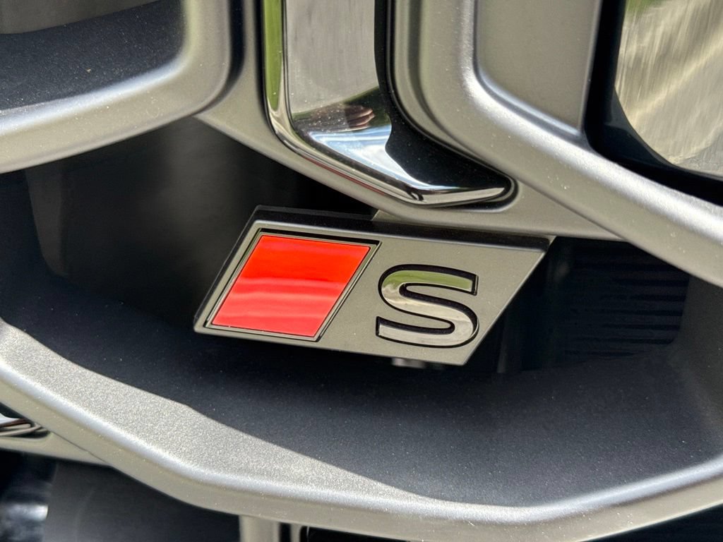 New 2027 Audi SQ8 Prestige AWD/4WD image 9