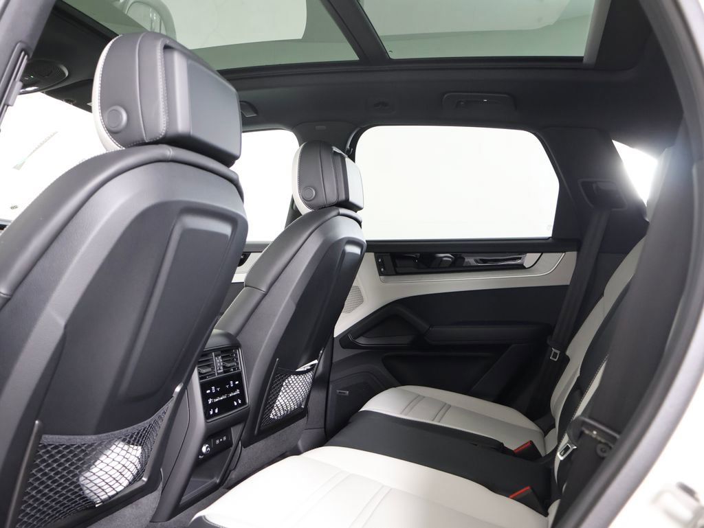 New 2026 Porsche Cayenne E-Hybrid image 10