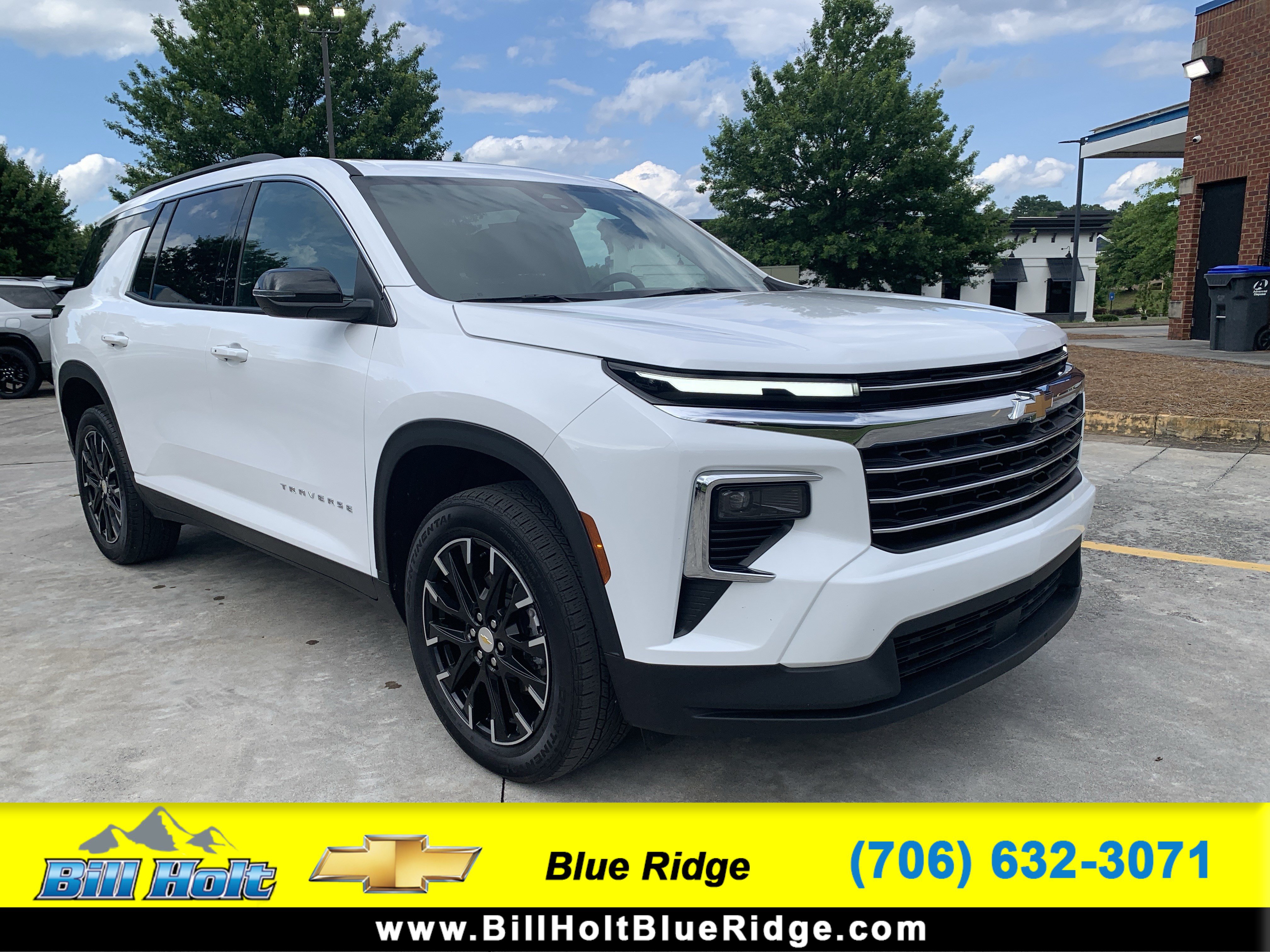 Used 2025 Chevrolet Traverse LT w/ Sun and Wheel Package FWD 360° Tour