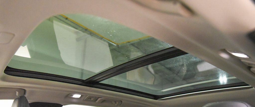 Used 2022 Volvo XC60 B5 Momentum w/ Climate Package image 4