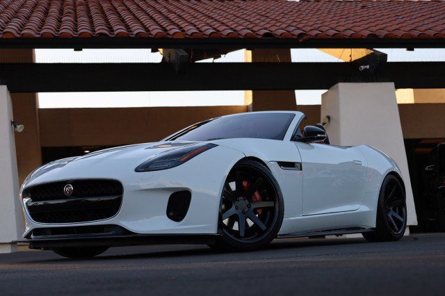 Used 2018 Jaguar F-TYPE Convertible image 3