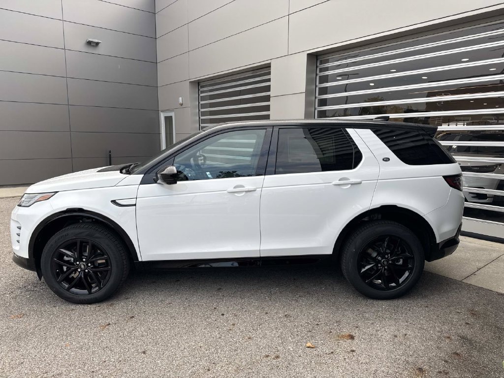 New 2026 Land Rover Discovery Sport Landmark AWD/4WD image 4