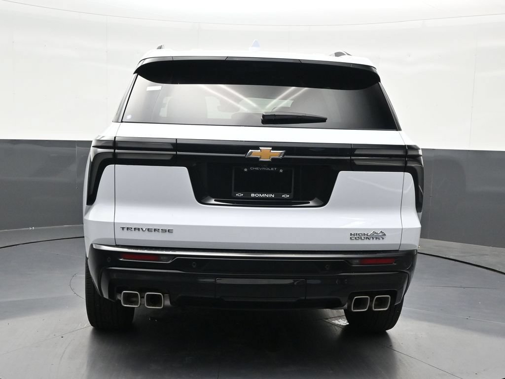Used 2026 Chevrolet Traverse High Country FWD image 4