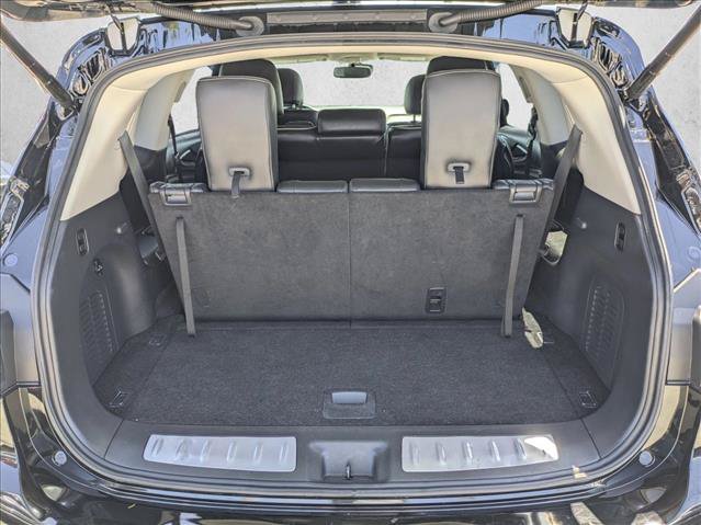 Used 2019 INFINITI QX60 Luxe w/ Essential Package FWD image 6