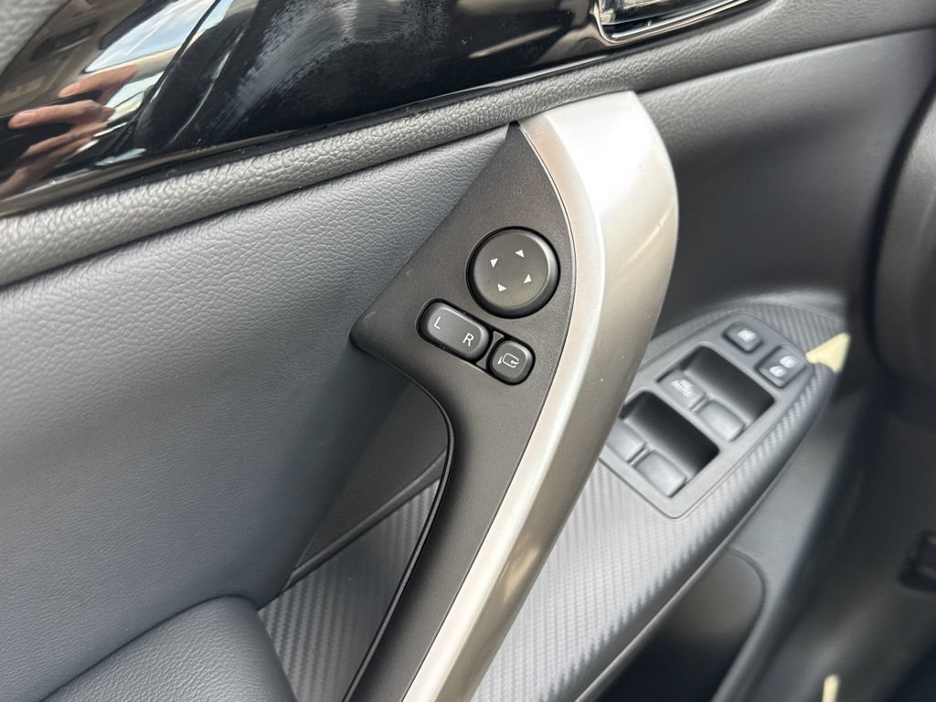 New 2026 Mitsubishi Eclipse Cross SE AWD/4WD image 32