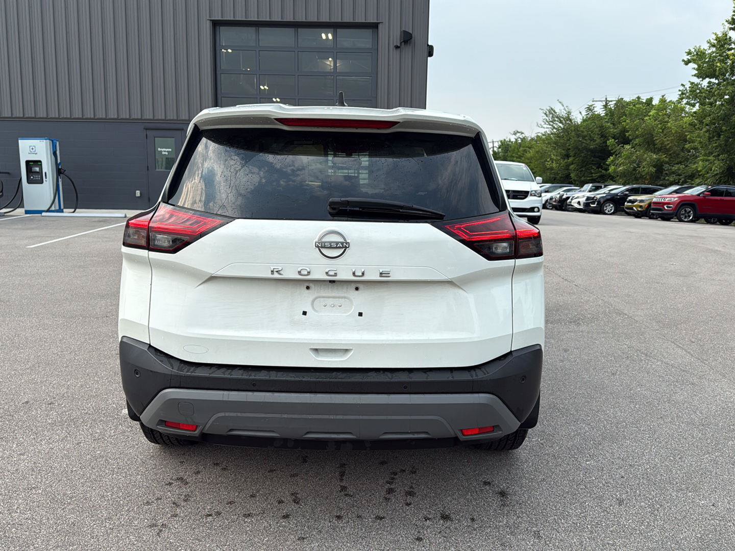 Used 2022 Nissan Rogue S FWD image 4