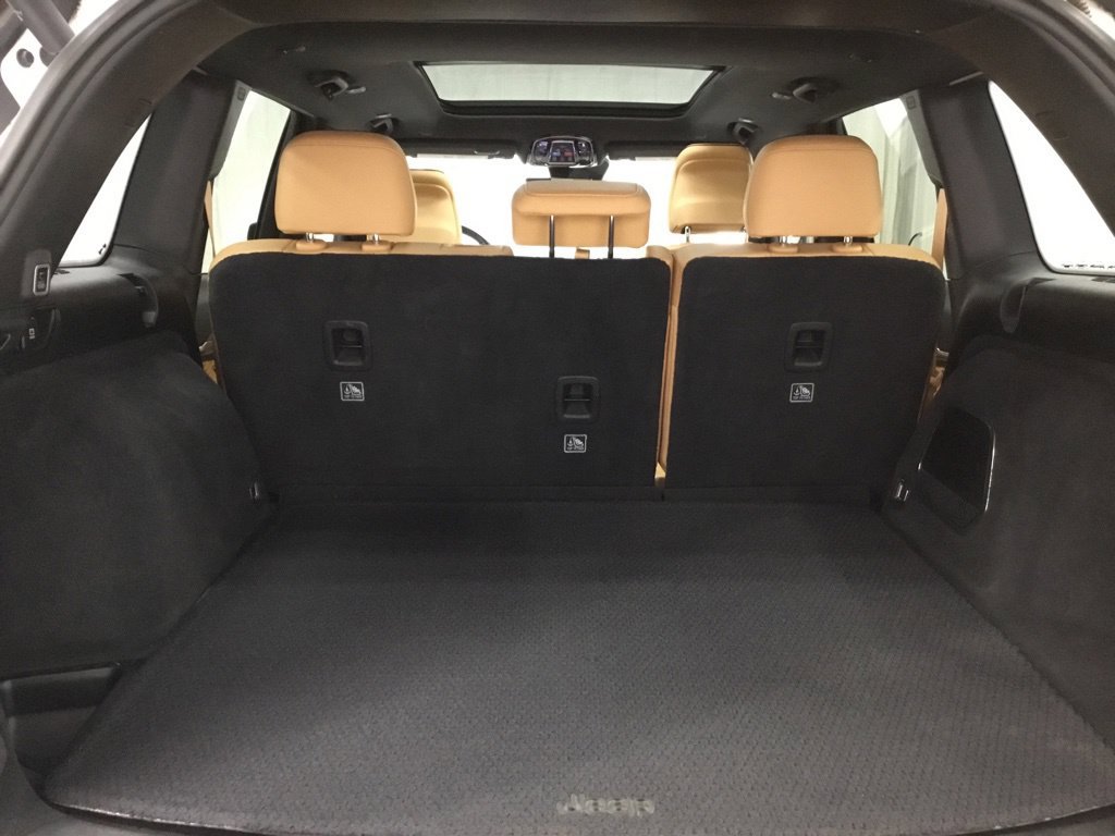 Used 2023 Jeep Grand Cherokee Summit w/ Adv Protech Group IV AWD/4WD image 17