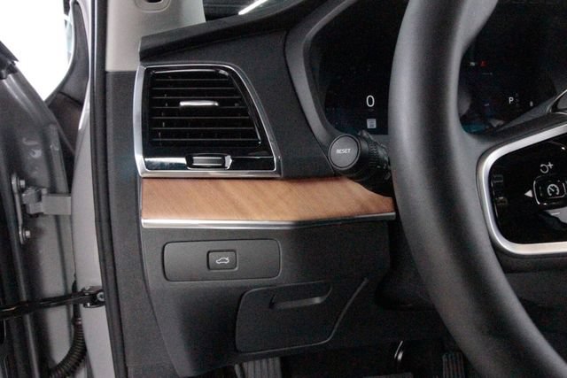 Certified 2025 Volvo XC90 B5 Plus w/ Protection Package Premier AWD/4WD image 22
