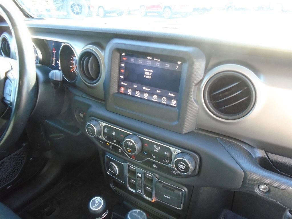 Certified 2021 Jeep Gladiator Willys image 12