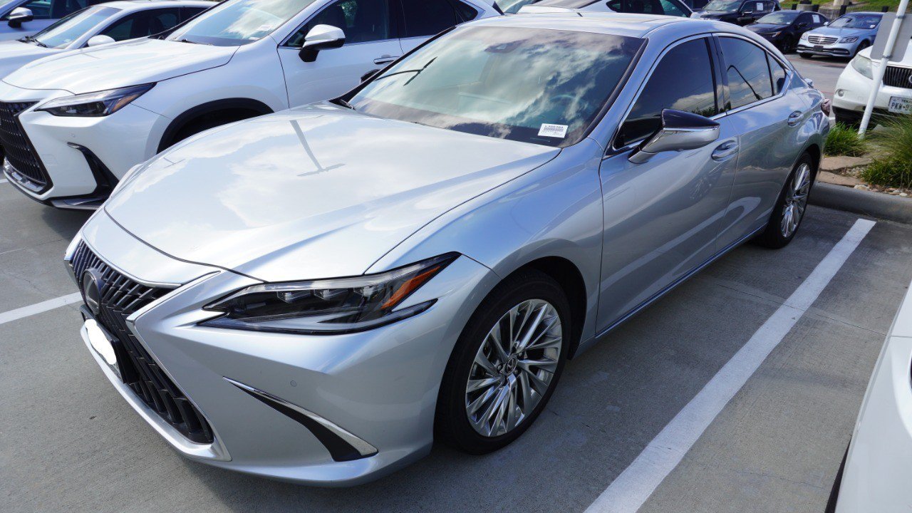 Used 2023 Lexus ES 350 Ultra Luxury w/ Accessory Package (Z2) FWD image 4