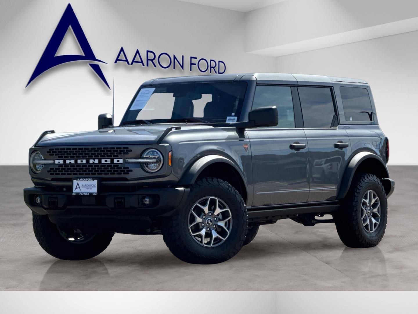 Used 2025 Ford Bronco Badlands image 2