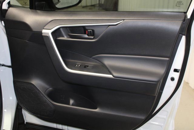 Used 2024 Toyota RAV4 LE image 18