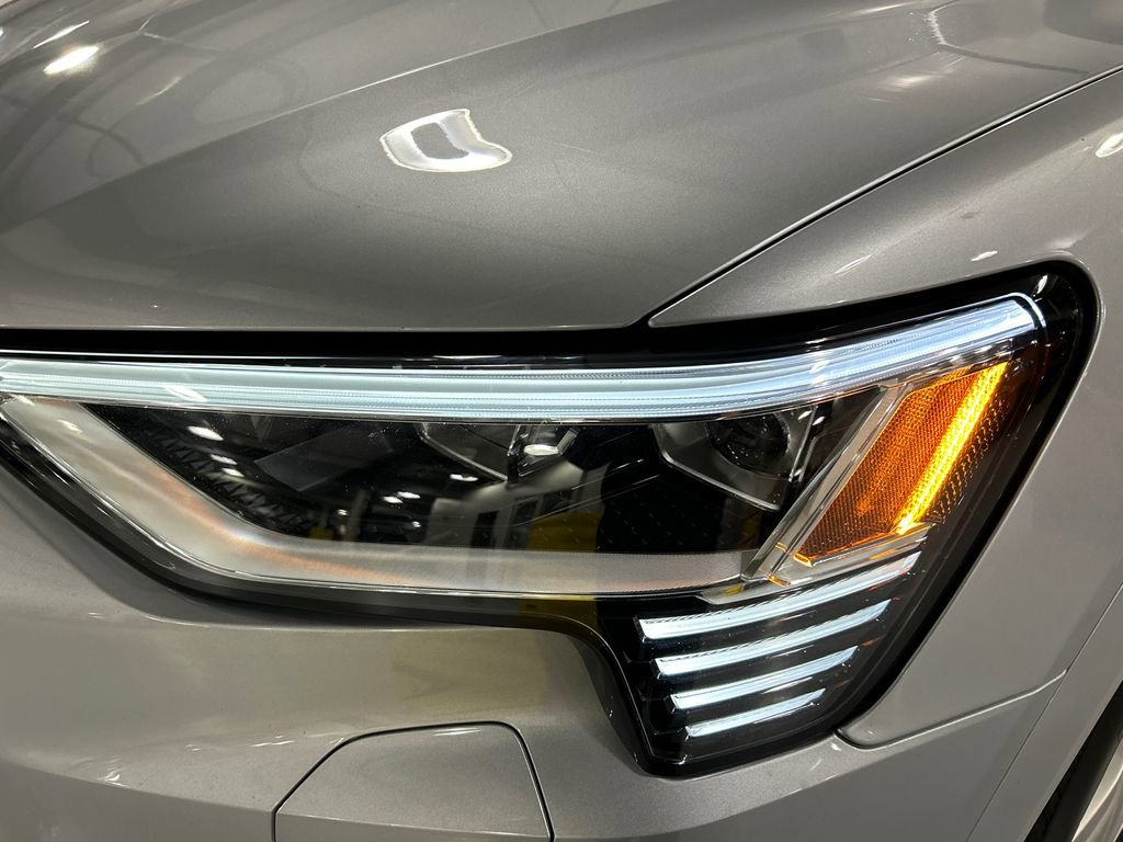Used 2019 Audi e-tron Premium Plus image 7