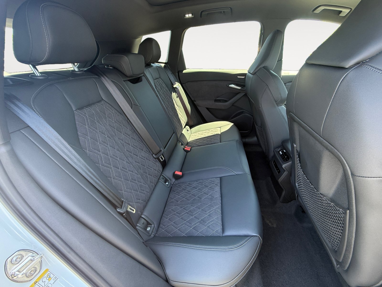 New 2027 Audi SQ6 e-tron Premium Plus AWD/4WD image 18