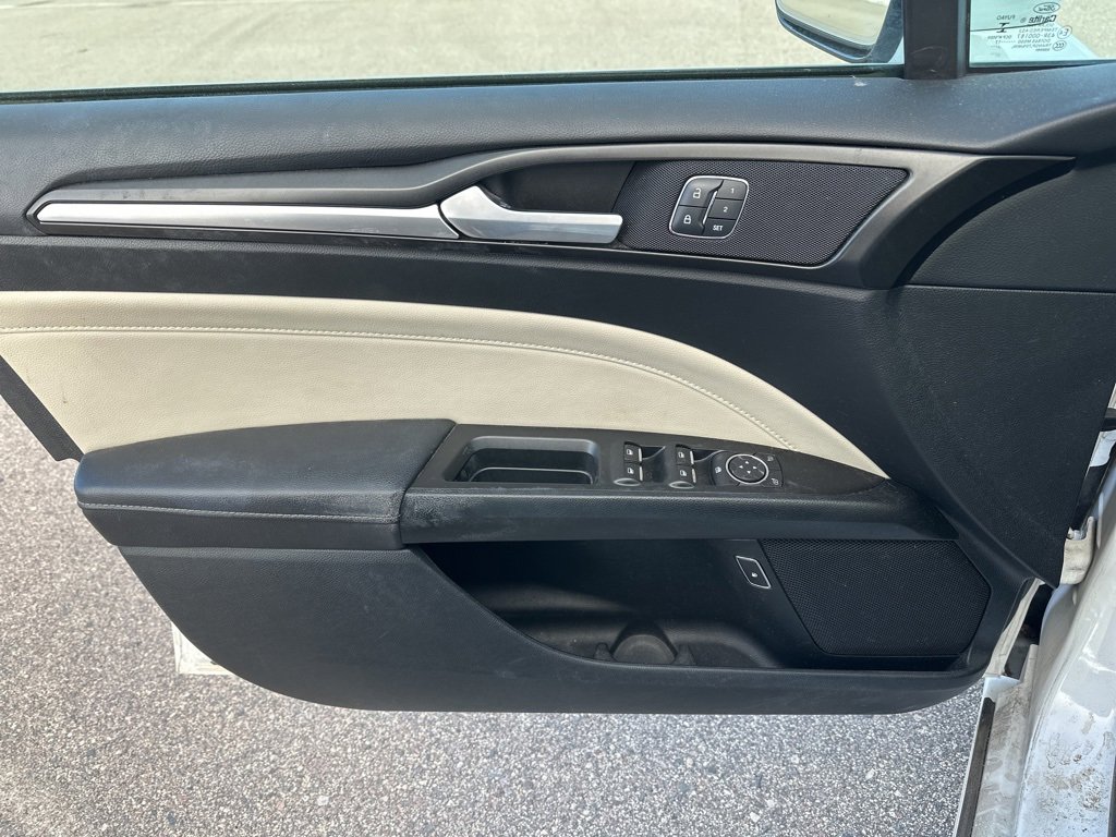 Used 2017 Ford Fusion Titanium image 17