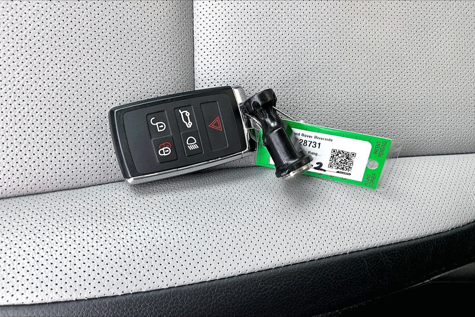 Used 2026 Land Rover Range Rover Velar S AWD/4WD image 11