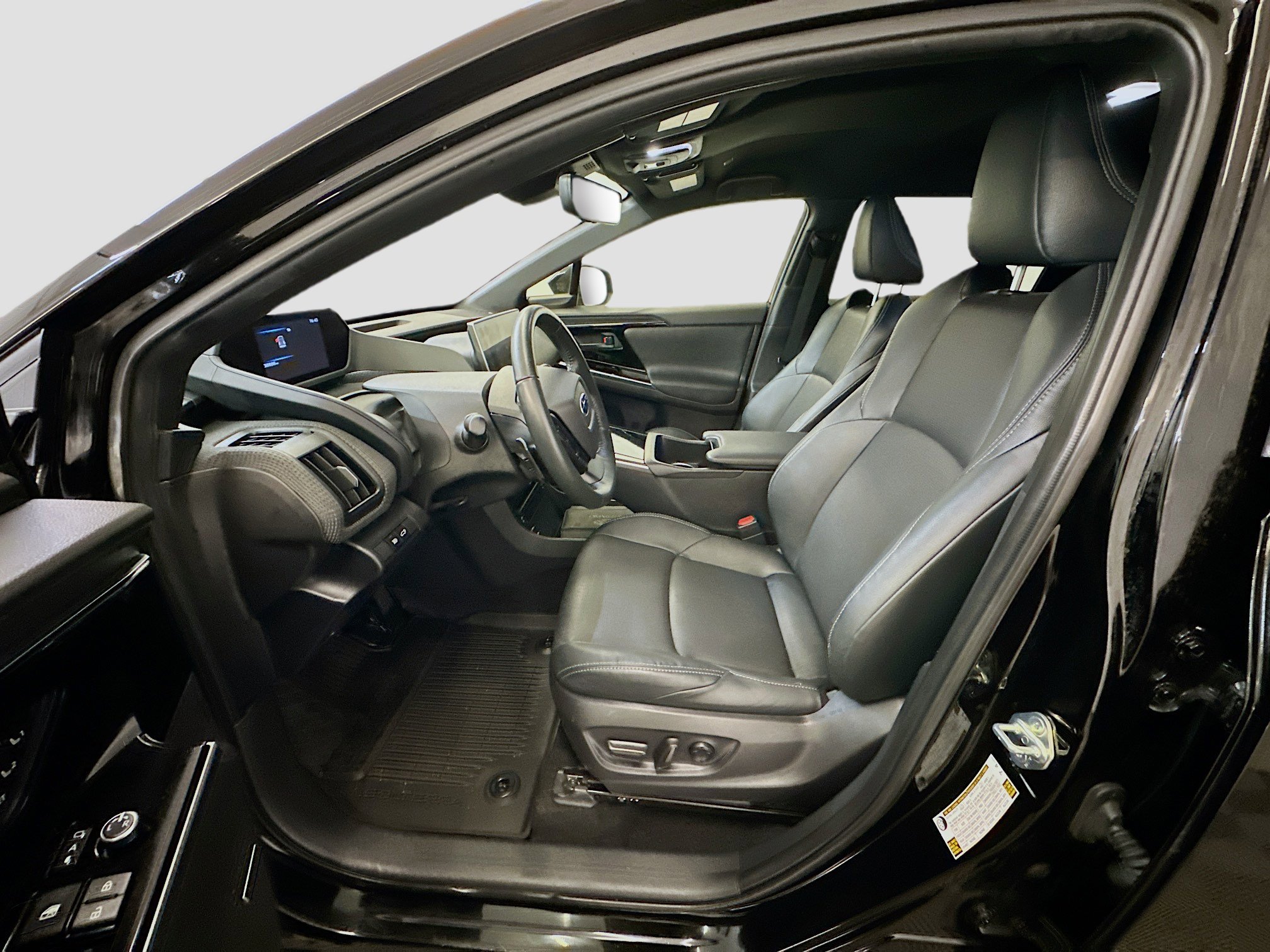 Used 2023 Subaru Solterra AWD image 13