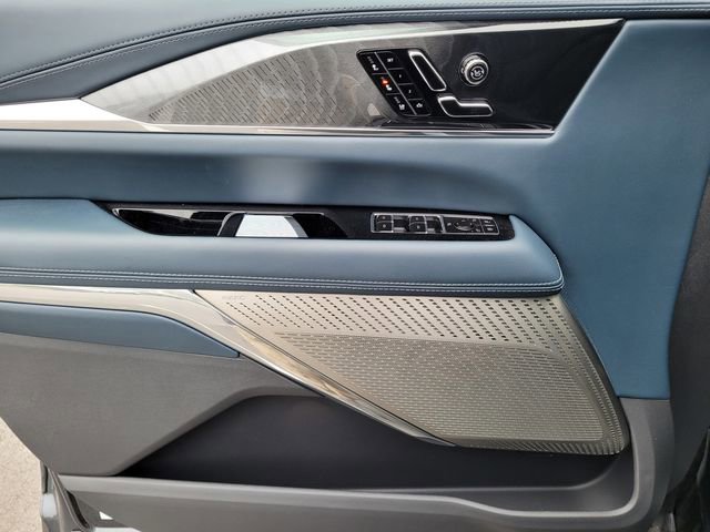 New 2025 Cadillac Escalade IQ Sport 2 w/ LPO, ONYX Package AWD/4WD image 18