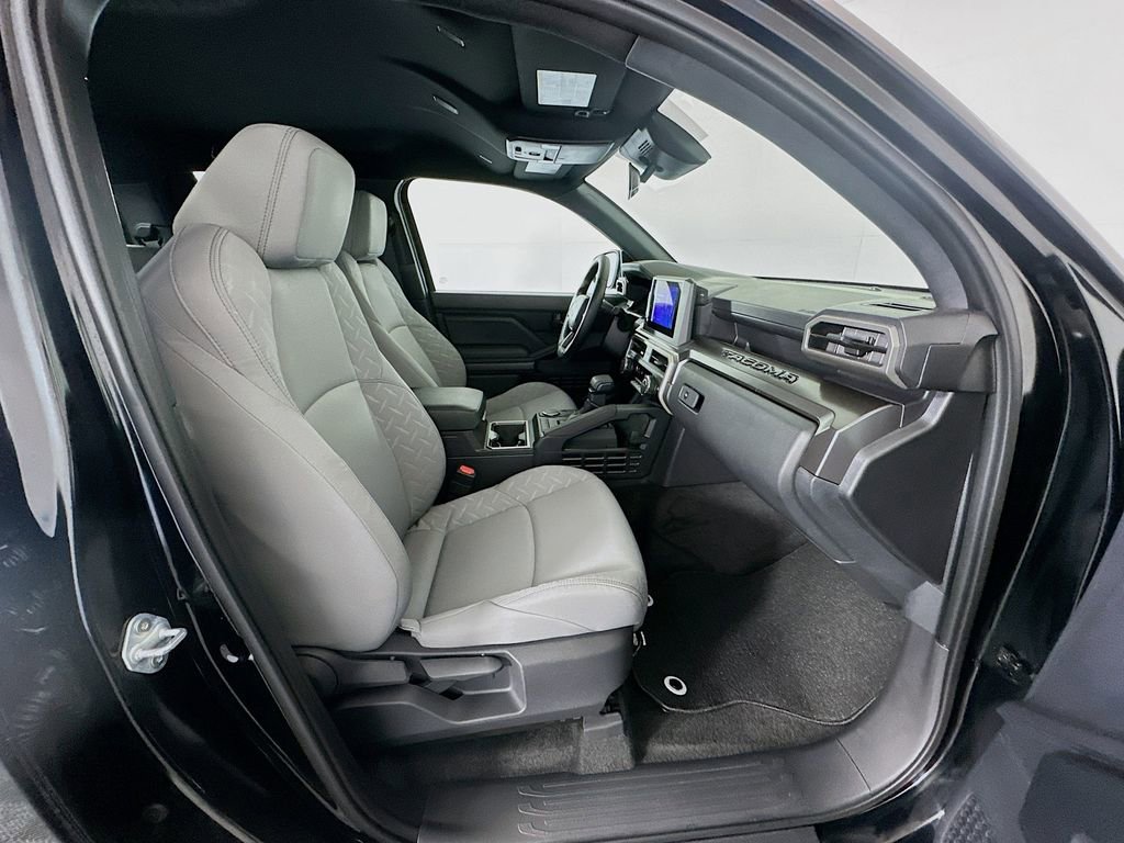 Certified 2025 Toyota Tacoma SR5 image 27