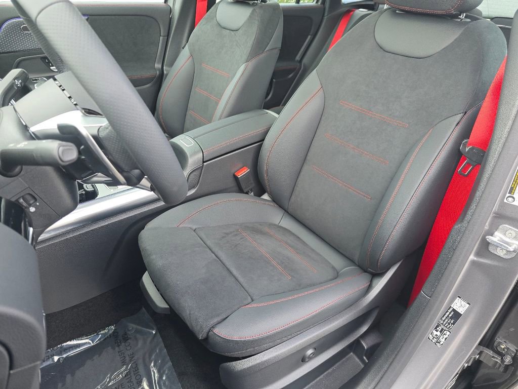 New 2026 Mercedes-Benz GLA 35 AMG 4MATIC image 22