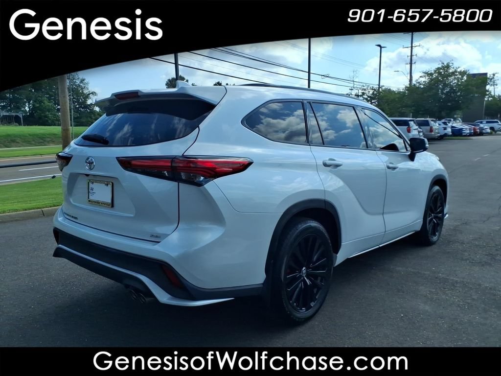 Used 2023 Toyota Highlander XSE FWD image 5