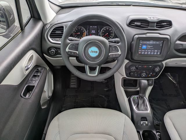 Used 2019 Jeep Renegade Latitude FWD image 17