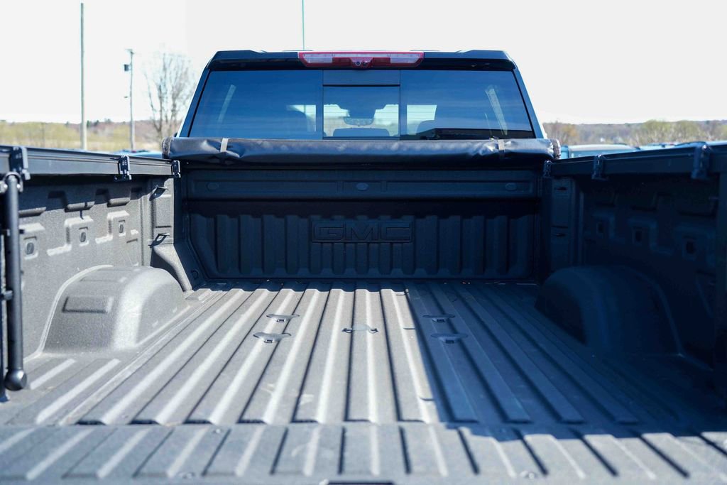 Used 2025 GMC Sierra 2500 AT4 w/ AT4 Premium Plus Package AWD/4WD image 11