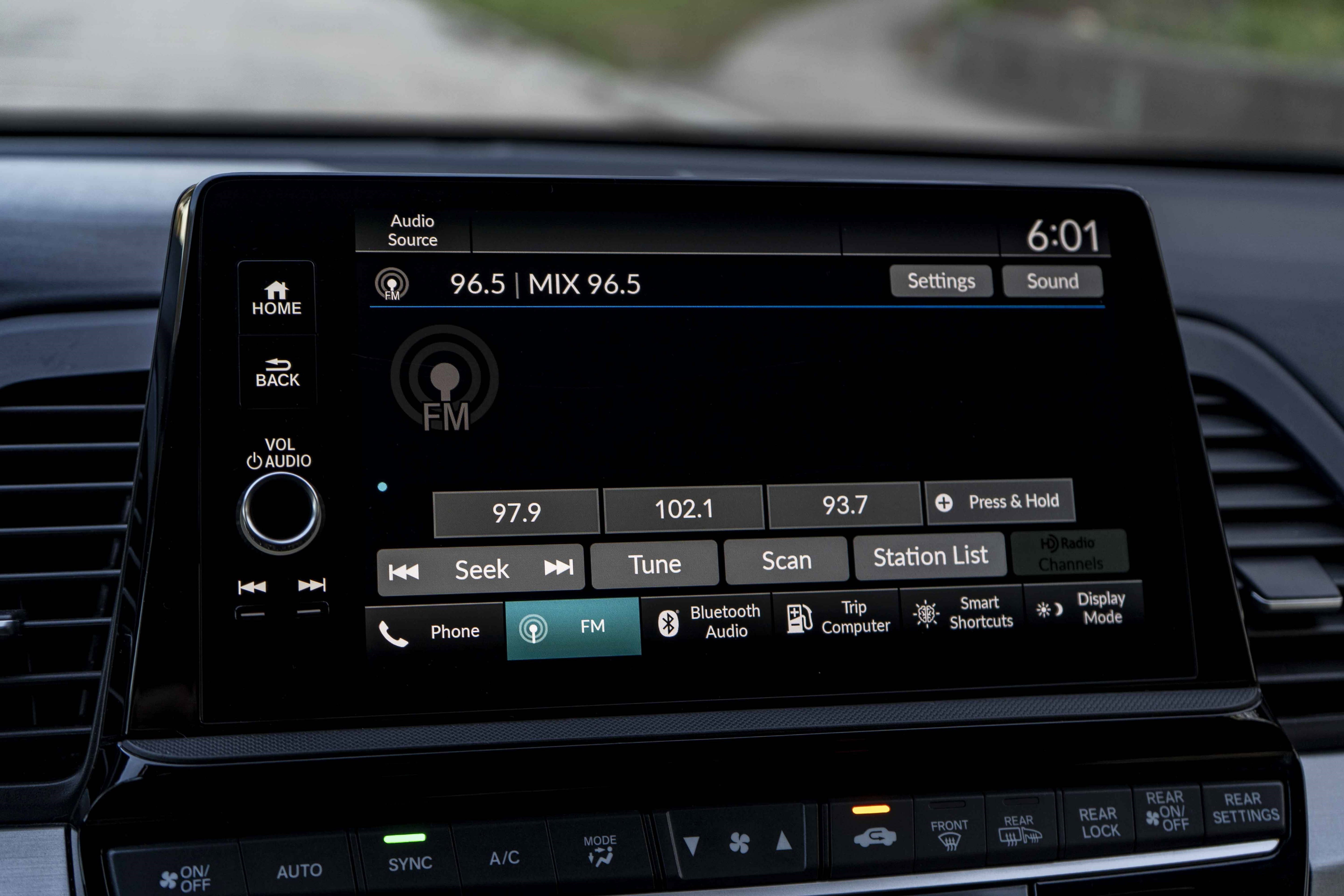 Used 2025 Honda Odyssey Sport-L image 32