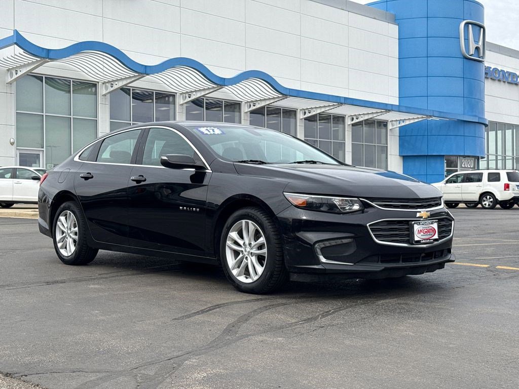 Used 2017 Chevrolet Malibu LT image 3