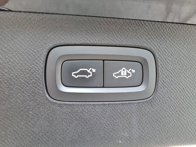 Used 2019 Volvo XC90 T5 Momentum w/ Advanced Package image 11