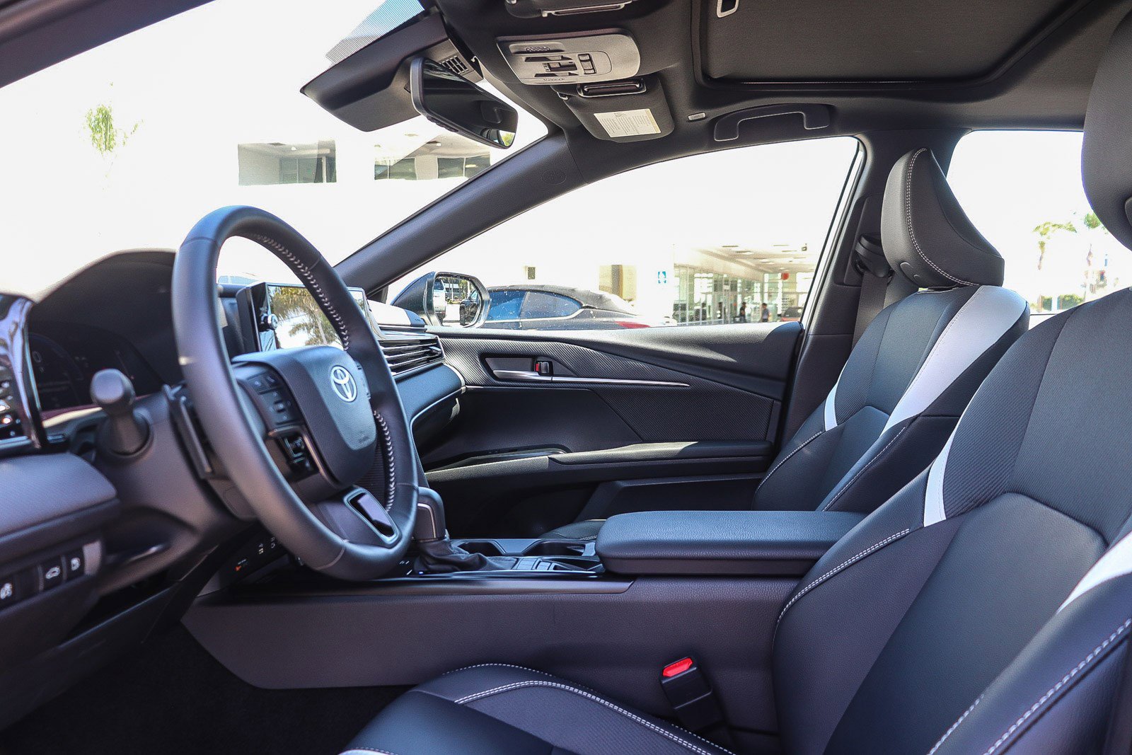 Used 2026 Toyota Camry Hybrid w/ Multimedia Upgrade Package image 20