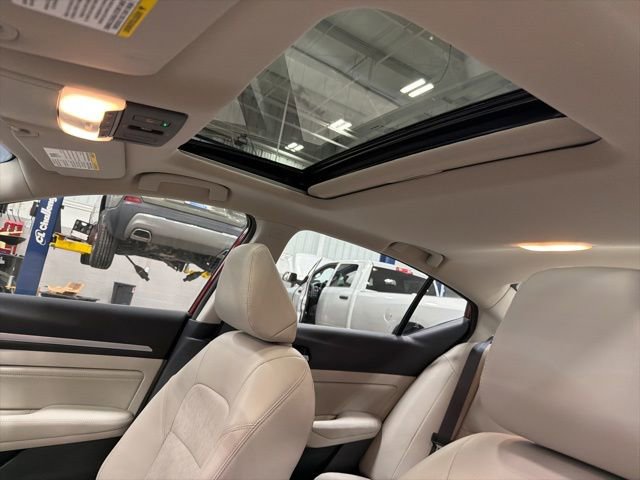 Used 2023 Nissan Altima 2.5 SL image 18