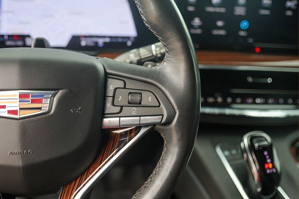 Certified 2022 Cadillac Escalade ESV Premium Luxury AWD/4WD image 13