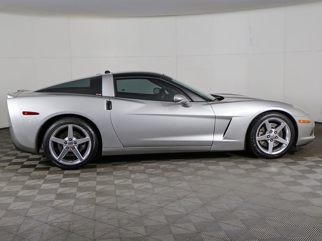 Used 2005 Chevrolet Corvette Coupe w/ Preferred Equipment Group RWD image 15