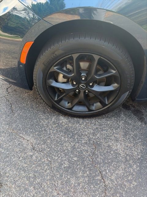 Used 2025 Chrysler Pacifica Limited image 34