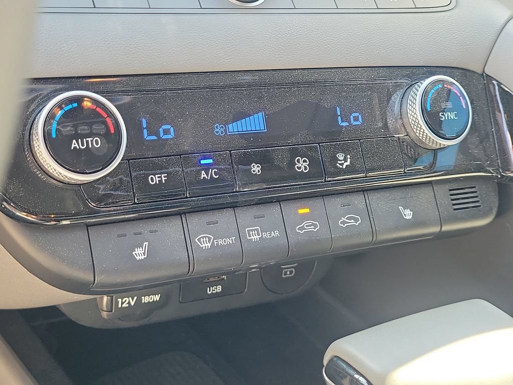 Used 2024 Hyundai Elantra SEL w/ Convenience Package FWD image 29