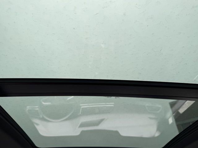 Certified 2023 Volkswagen Tiguan SEL R-Line image 15