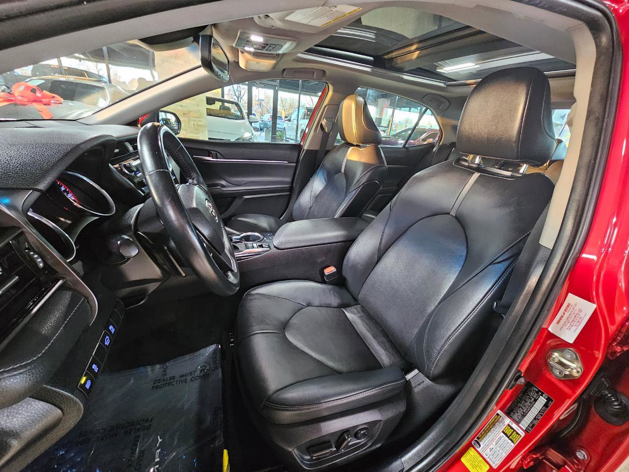 Used 2020 Toyota Camry XSE image 28