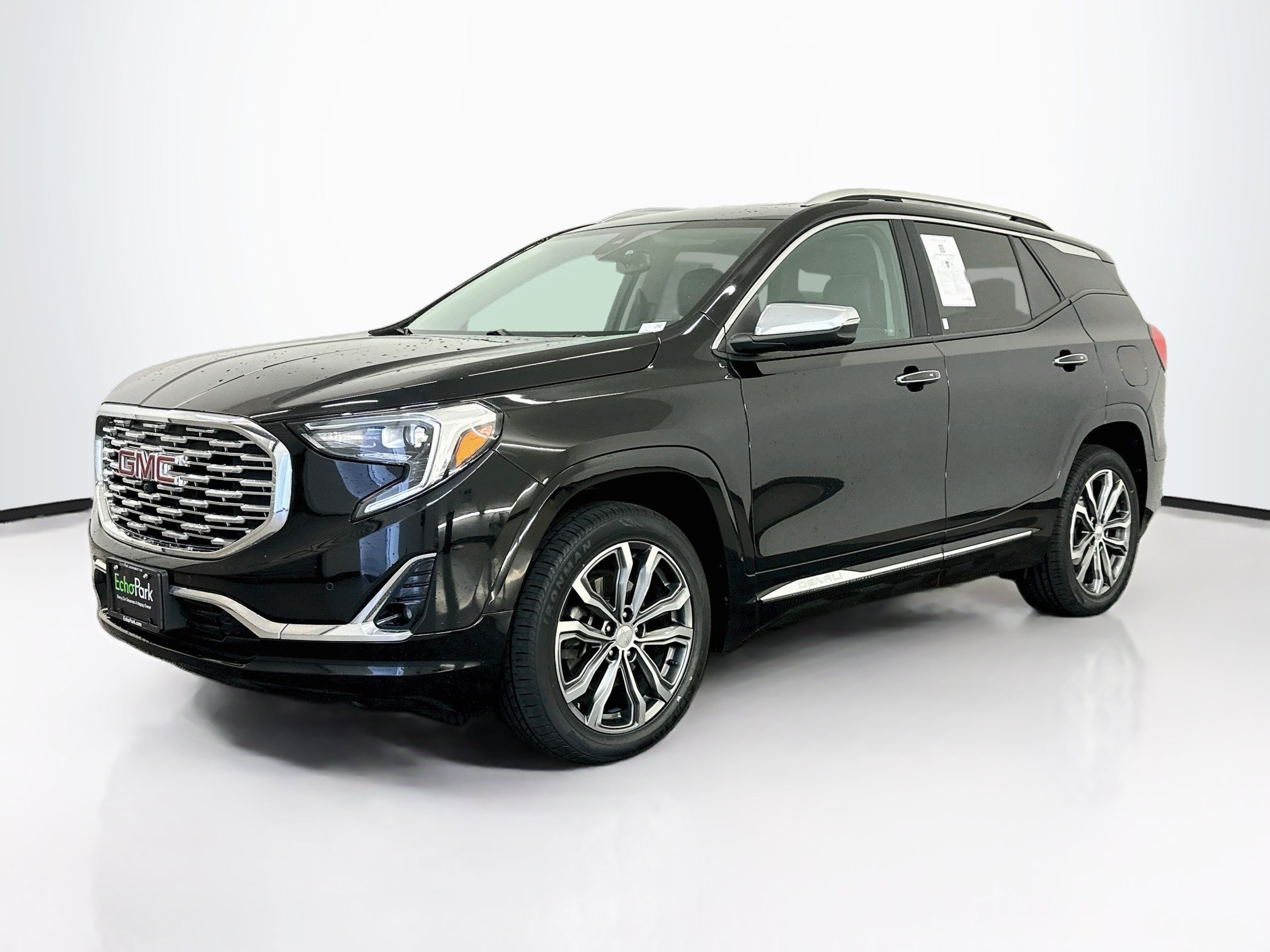 Used 2018 GMC Terrain Denali w/ Advanced Safety Package AWD/4WD image 3