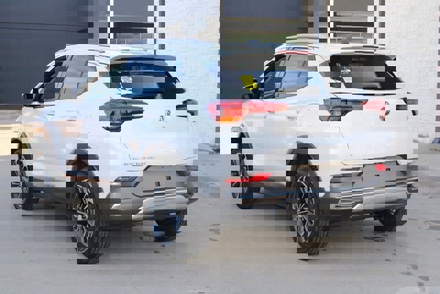 Used 2021 Buick Encore GX Essence image 3