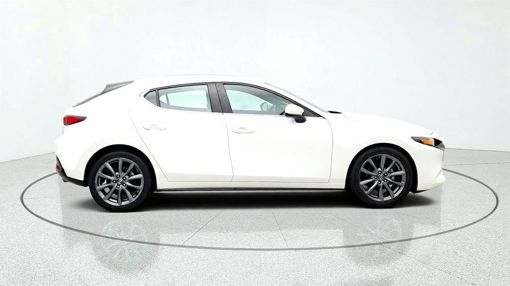 Used 2019 MAZDA MAZDA3 Hatchback FWD image 4