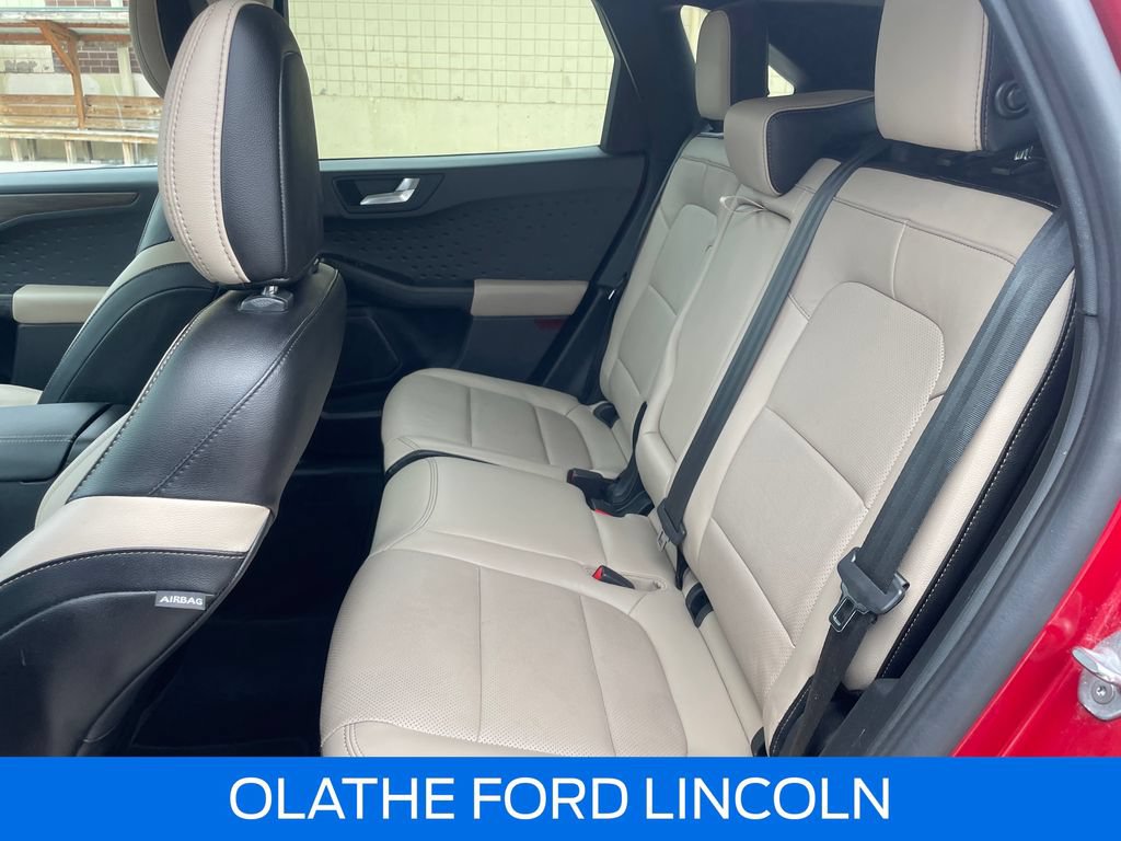 Certified 2020 Ford Escape Titanium FWD image 24
