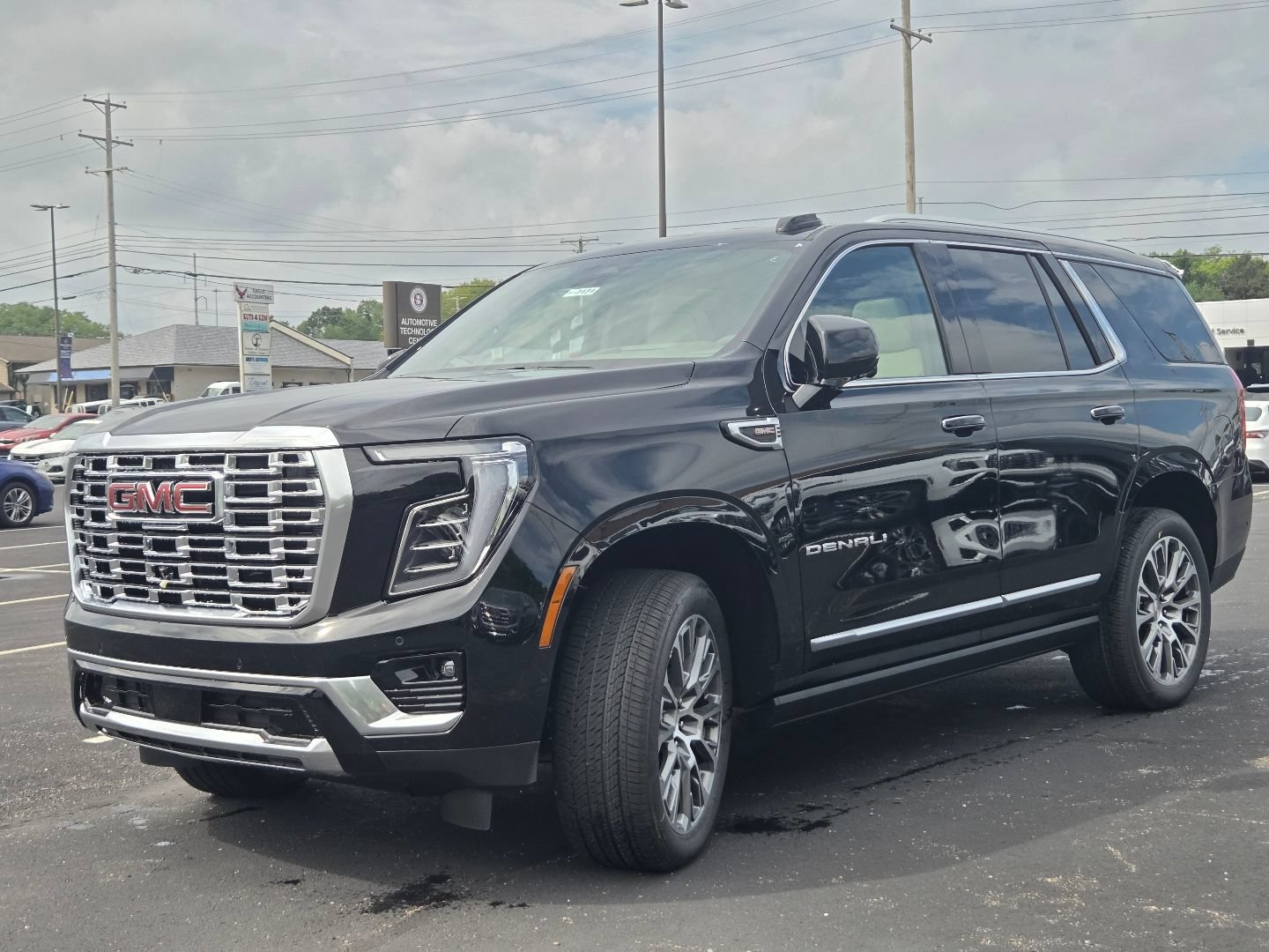 New 2026 GMC Yukon Denali w/ Denali Reserve Package AWD/4WD image 15