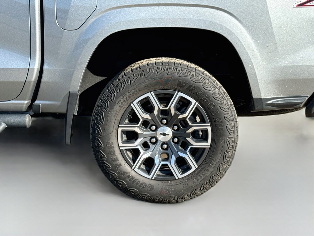 Used 2023 Chevrolet Colorado Z71 w/ Z71 Convenience Package 2 AWD/4WD image 40