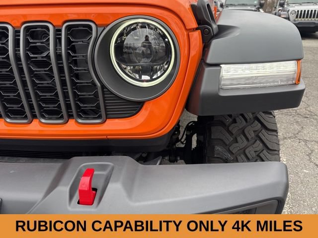 Used 2025 Jeep Gladiator Rubicon w/ Technology Group AWD/4WD image 34