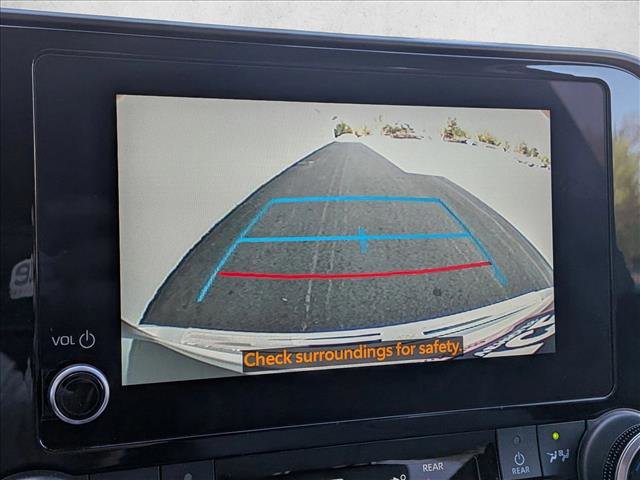 Used 2023 Toyota Highlander LE AWD/4WD image 13