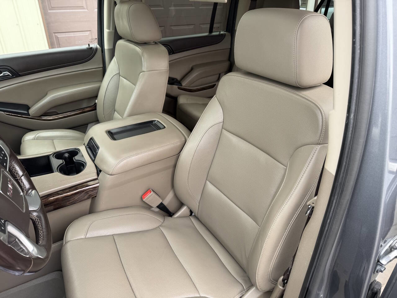 Used 2019 GMC Yukon XL SLT w/ Premium Edition AWD/4WD image 27