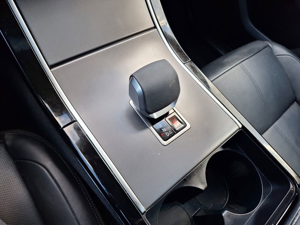 Used 2025 Land Rover Range Rover Velar Dynamic SE image 14