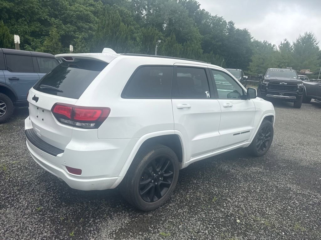 Used 2020 Jeep Grand Cherokee Altitude AWD/4WD image 7